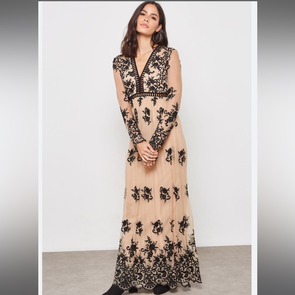 NWT F21 Lace Embroidered Maxi dress in black and tan